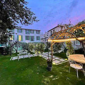 Magnifique Sur Jardin - Vieil Apartment