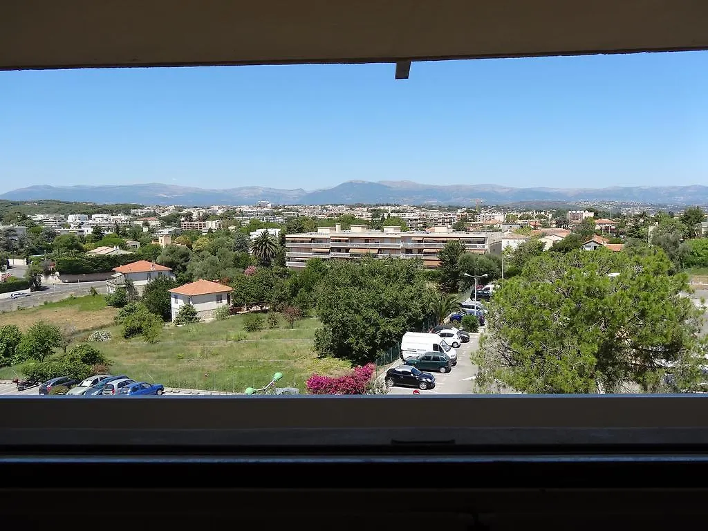 2 Bedroom Modern Apartment In Antibes With Sea View