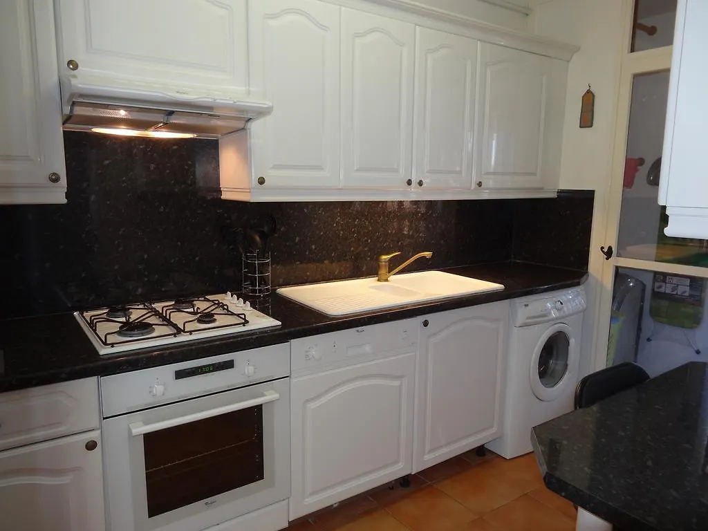 2 Bedroom Modern Apartment In Antibes With Sea View