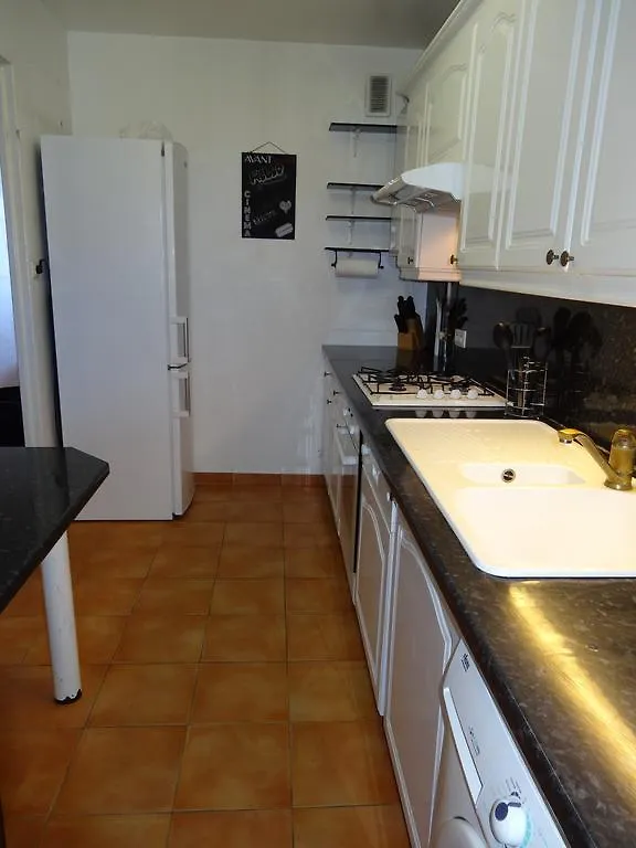 2 Bedroom Modern Apartment In Antibes With Sea View