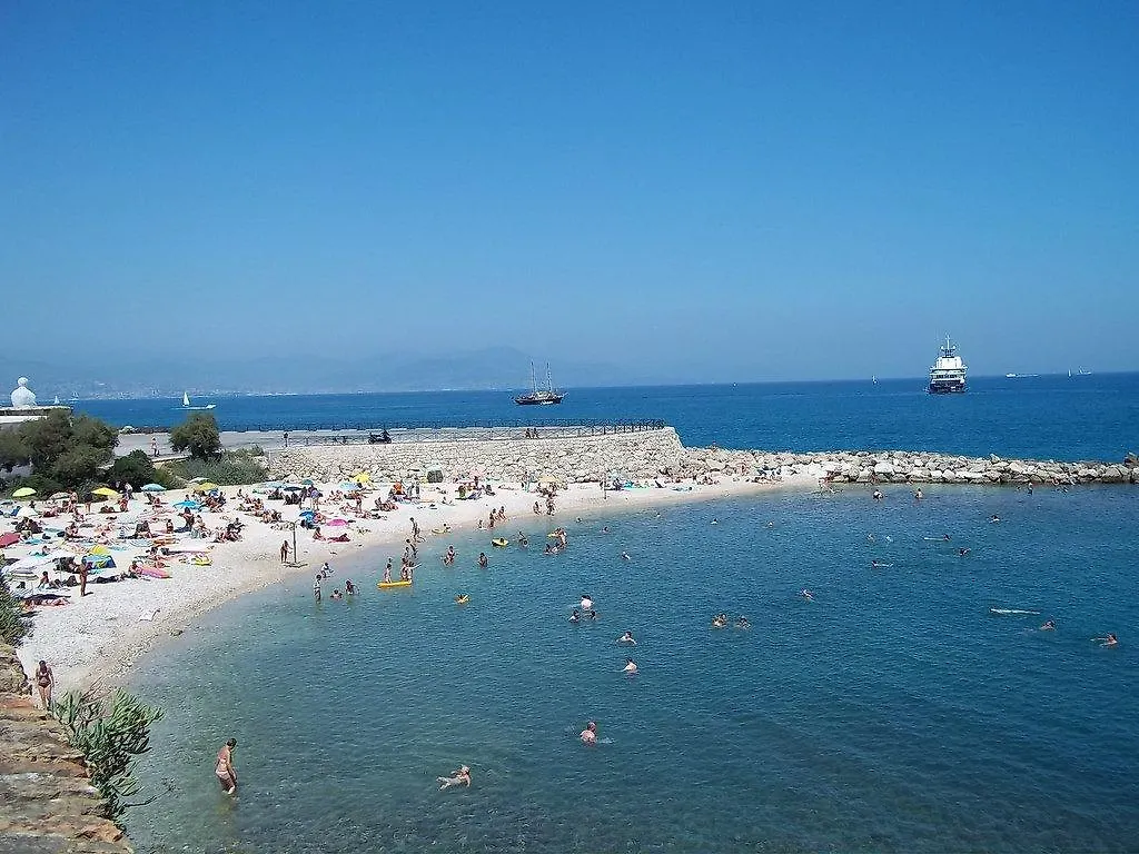 2 Bedroom Modern Apartment In Antibes With Sea View